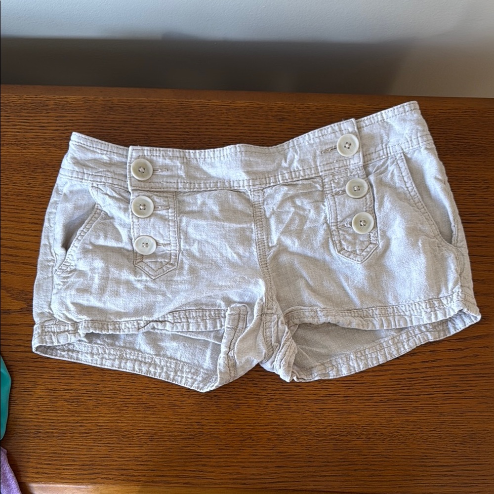 Express brand- Women's Cream Button-Accent Shorts